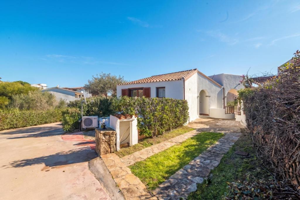 Celeste House With Pool - Happy Rentals - 4