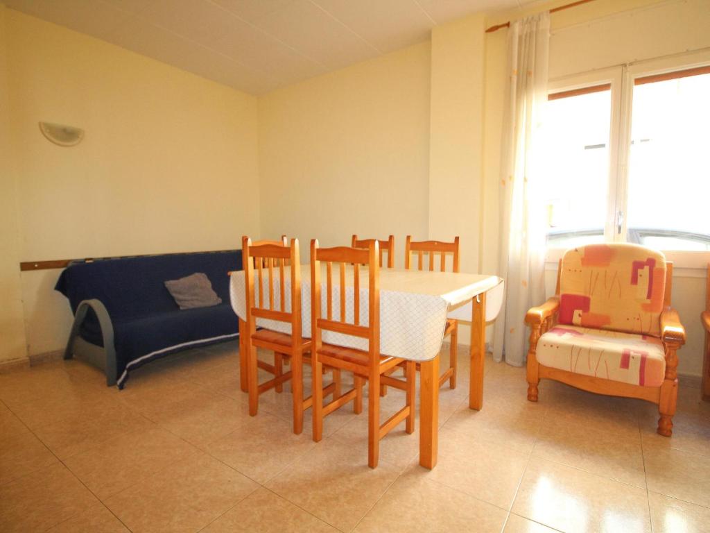 Apartamento acogedor a 100m de la playa en Llançà, con WiFi y renovado - ES-228-4 - 4