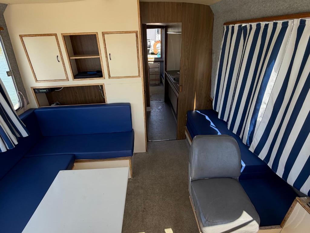 Bateau à quai chaleureux et unique - 5 pers. - API-1-46-33 - 3