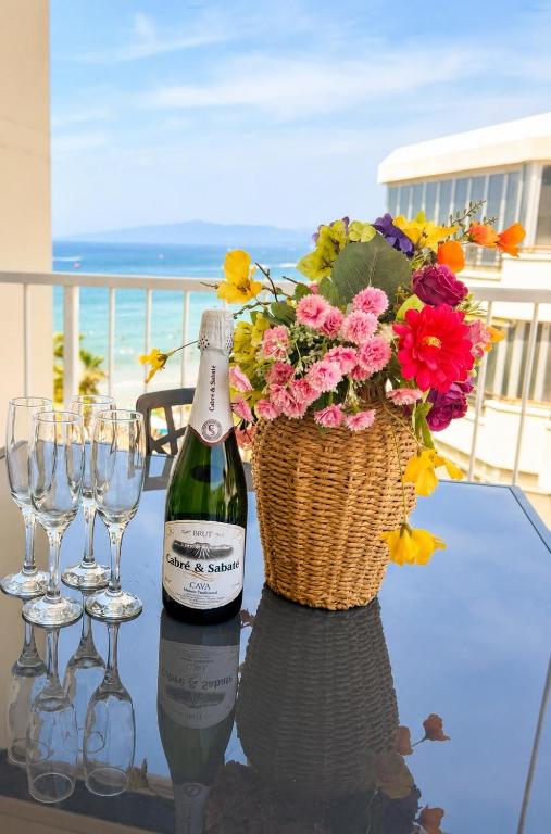 Beachfront Salou apartment with sea view - 2