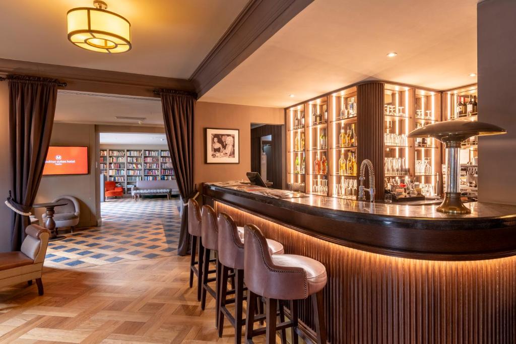 Pub/Lounge