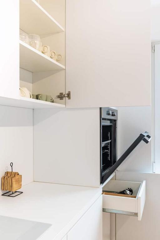 Modern Top Floor Apartment with Private Rooftop Terrace - 5