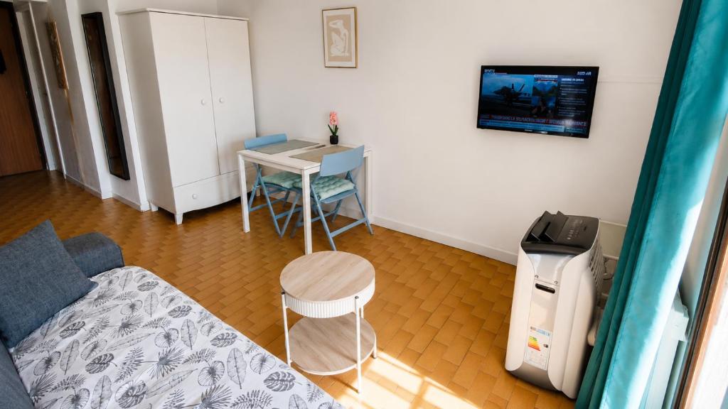 Apt 2pers, clim, wifi, parkg, plage à 10mn à pied - 2