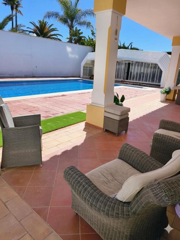 Bel Air Villa 5BR, Private Pool, Parking and Beach - 4