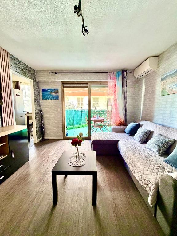 studio city center beach side free paddle beautiful terrace - 3
