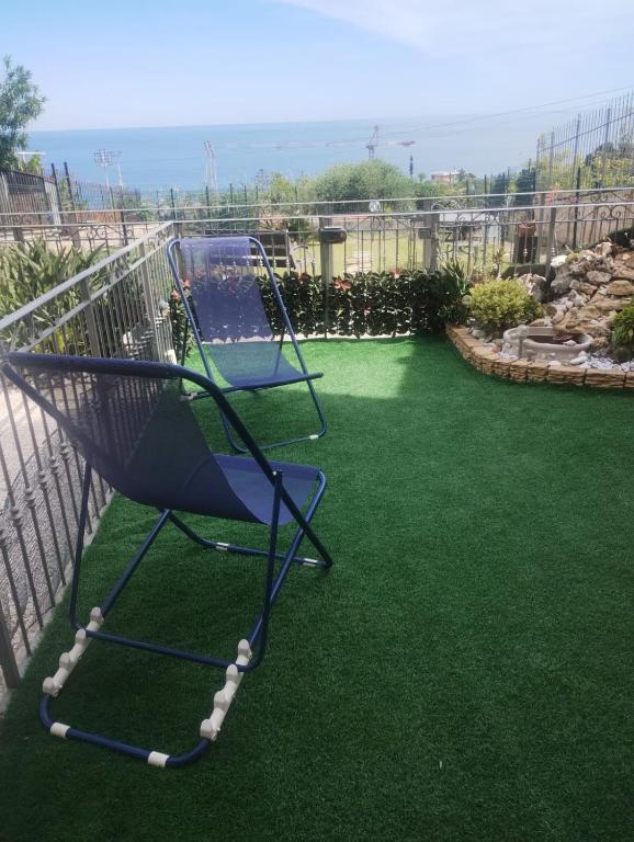 Bilocale con giardino, vista mare e parcheggio privato - 2
