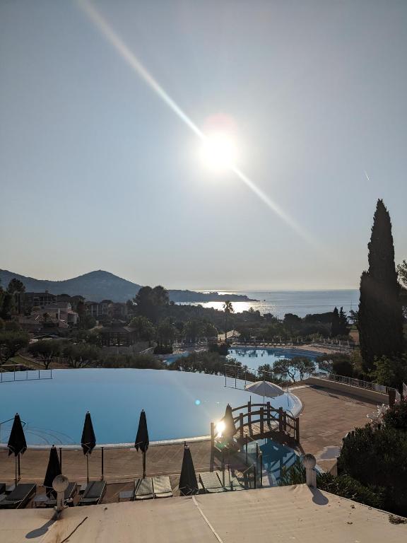 Village Cap Esterel, P2 face golf et mer - 5