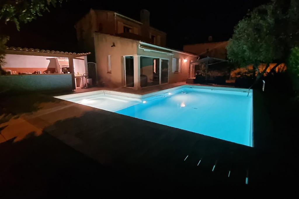 Suite Familiale Premium Piscine Parking et Fibre 2 chambres 1 salle de bain avec toilettes - 3
