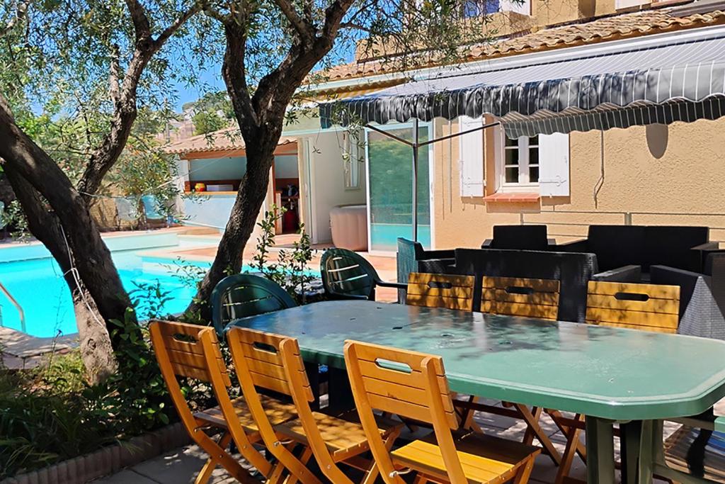 Suite Familiale Premium Piscine Parking et Fibre 2 chambres 1 salle de bain avec toilettes - 1