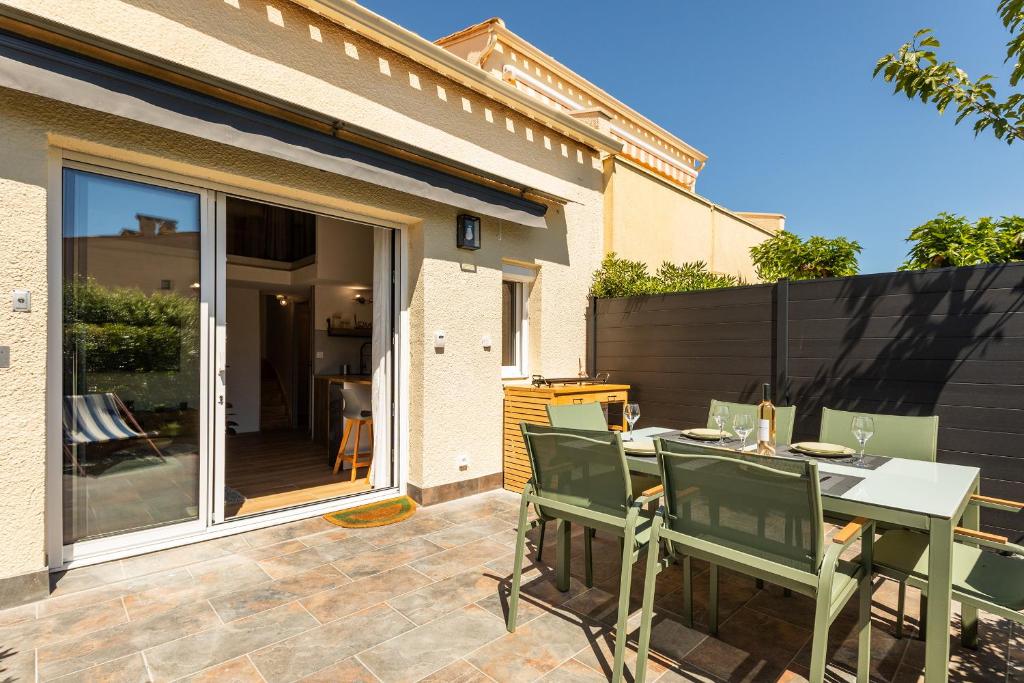 Grand duplex T3 les Estivales proche naturiste - 3