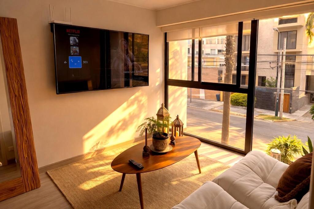 Barranco Modern Apartment with Pool, Gym and Parking - 1