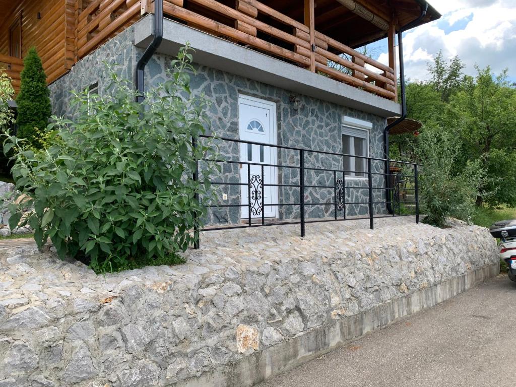 Boja Zalaska - kameni apartman - 3