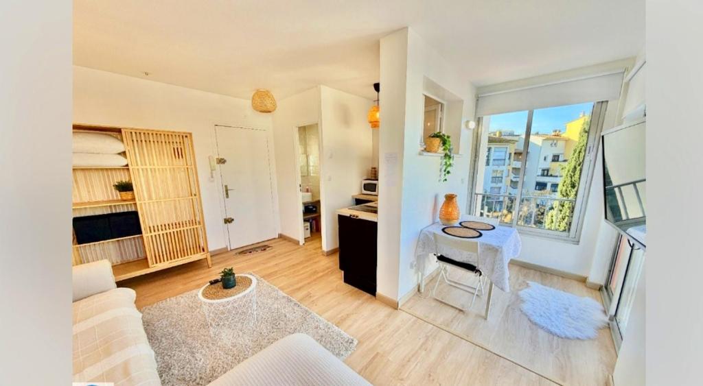 Studio cosy,piscine, ascenseur - 1
