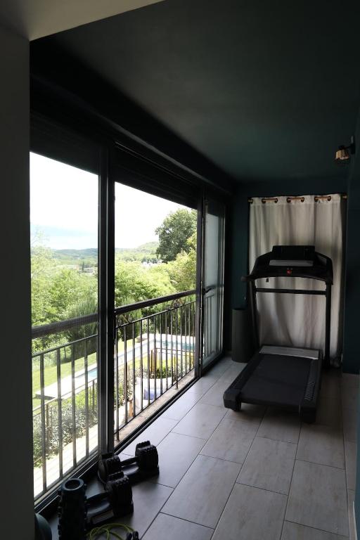 Stylish family villa with private pool & AC - 4