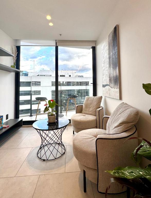 Luxury studio with balcony Avenida Portugal Quito - 3
