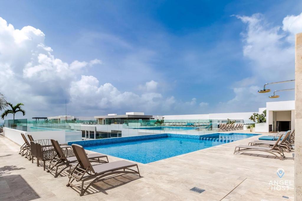 Steps From 5Th Ave Rooftop Pool, Gym, Near Beach - 2