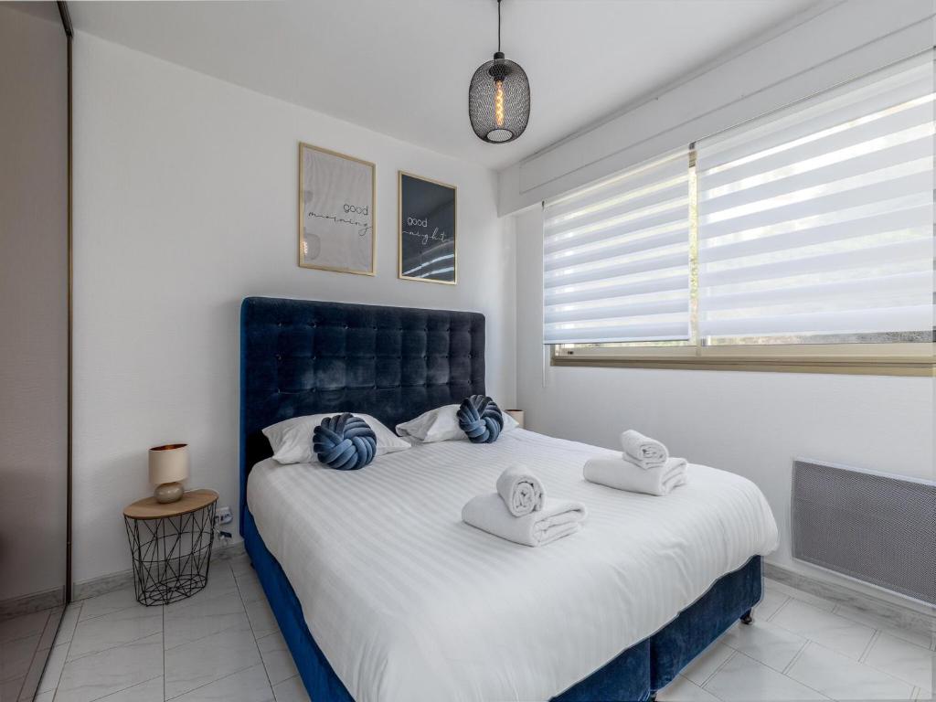 MC Riviera modern apartment with stunning sea view and terrace near Monaco - 4