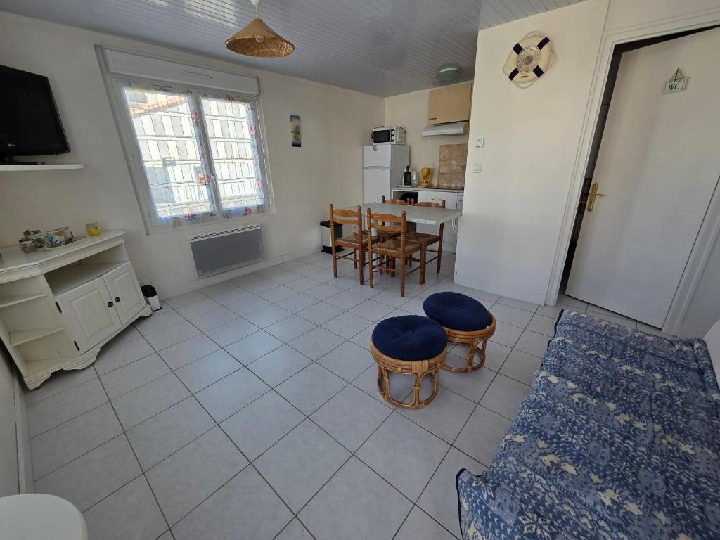 Maisonnette charmante proche plage - 4 pers. - FR-1-194-469 - 4