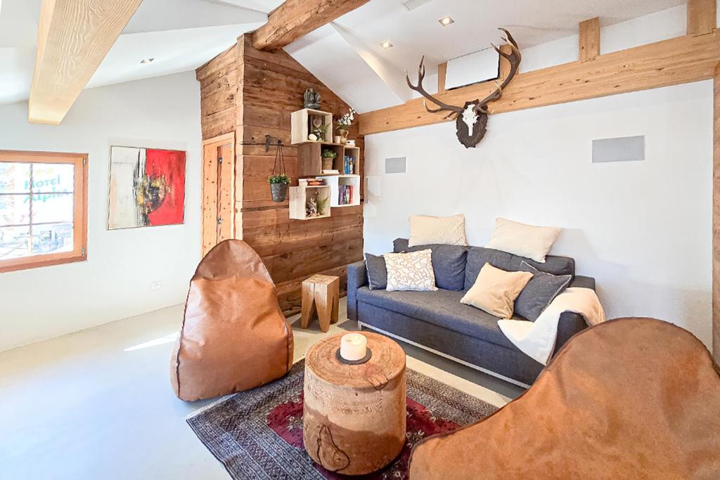 Historisches Alpen-Chalet mit Badewanne im Saastal - 5