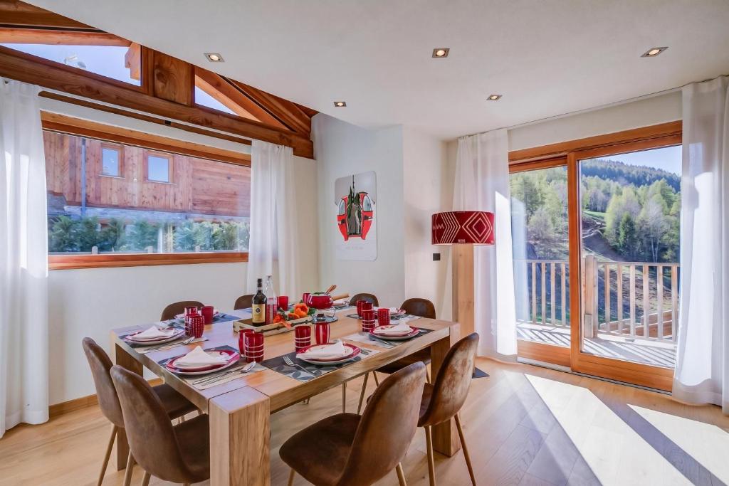 Chalet Merveille Ski In - Ski Out for 9 - 3