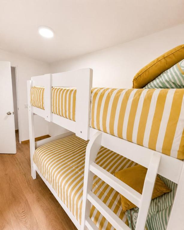 Modern 2BR 2BA Apt, 6 min to Kennedy Park, Miraflores - 3