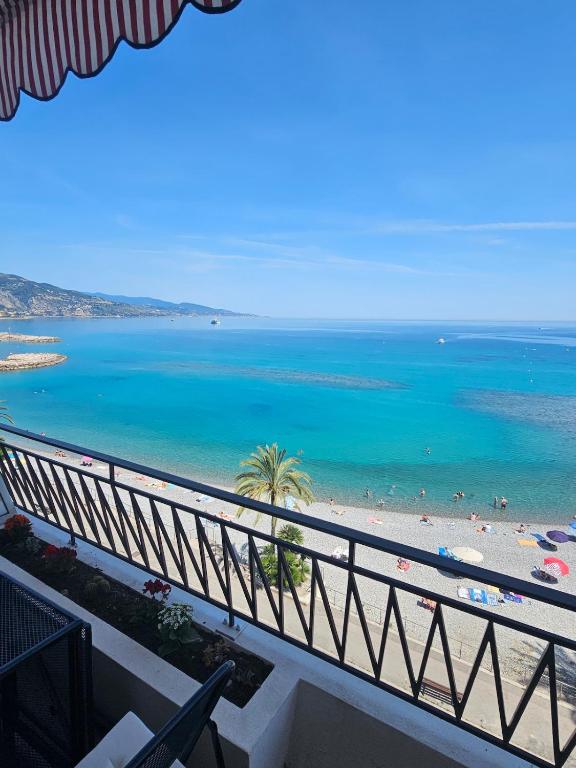 Waterfront accommodation in Roquebrune-Cap-Martin - 1
