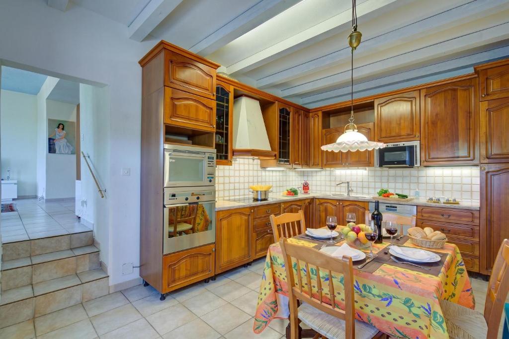 Villa Lake View With BBQ - Happy Rentals - 5
