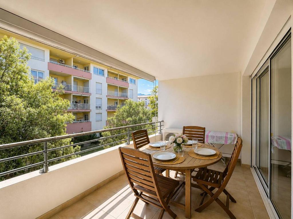 Charmant T2 avec terrasse dans résidence avec piscine - 1