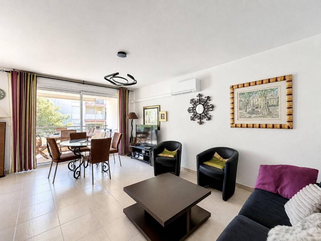 Charmant T2 avec terrasse dans résidence avec piscine - 2