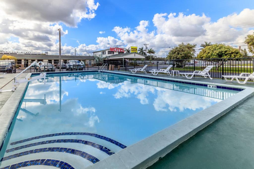 Budget Host Inn Florida City photo
