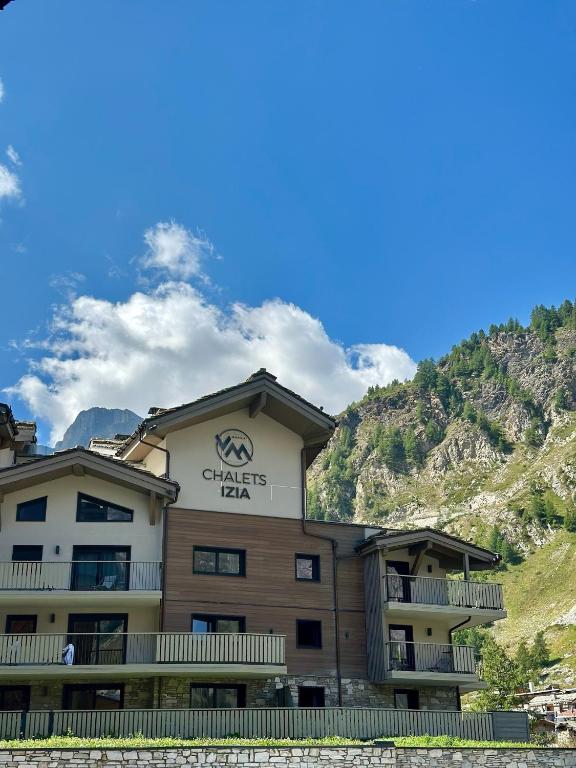 Chalets Izia - Village Montana - 1