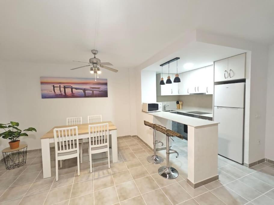 Apartamento con piscina - 1