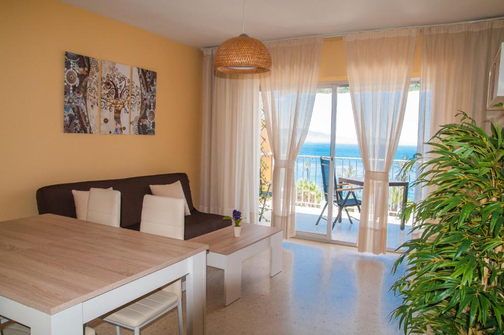 Apartamento en PRIMERA LÍNEA de PLAYA - 2