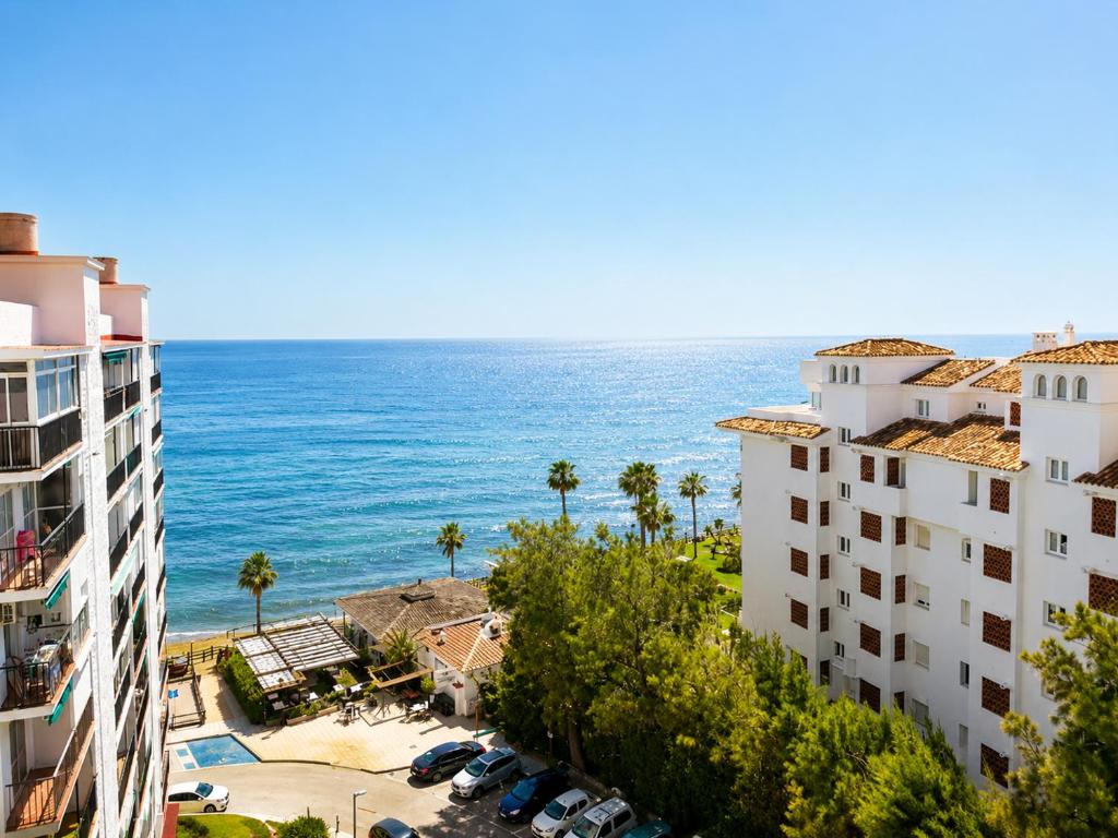 Breathtaking Beachfront Views Calahonda - EaW Homes - 1