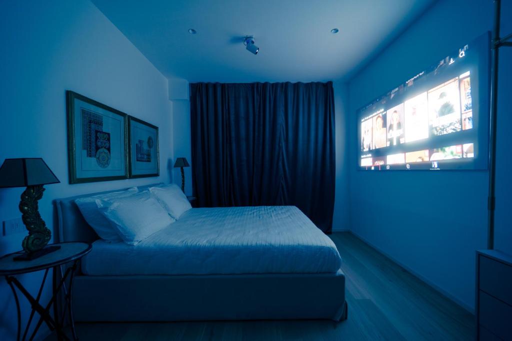 At Home in Verona Cinema Suite Adult Only - 3