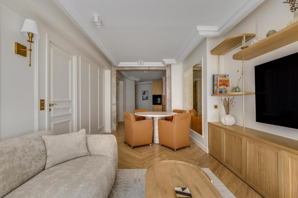 Pick A Flat's Apartement in Champs Elysées - Avenue Marceau - 4