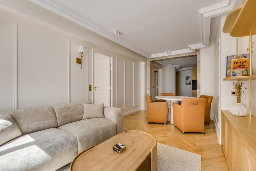 Pick A Flat's Apartement in Champs Elysées - Avenue Marceau - 3