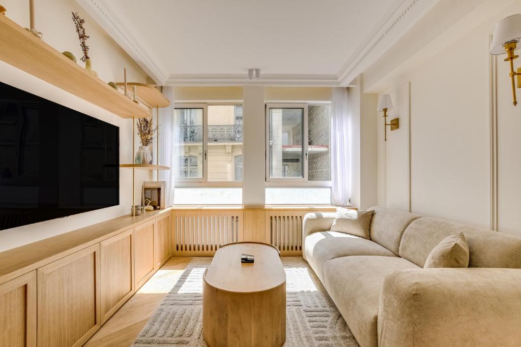 Pick A Flat's Apartement in Champs Elysées - Avenue Marceau - 2