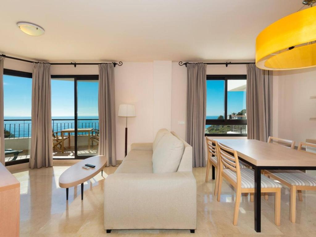Precioso apartamento 1 dormitorio con vistas mar frontal - 2