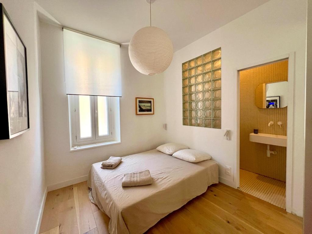 Renovated 4-room apartment with large garden - 4