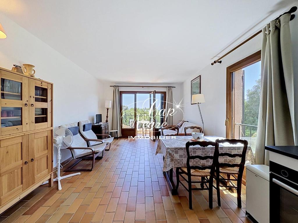 Mazet T2 avec balcon 4 pers résidence Hubac Bleu à Cavalière - 2