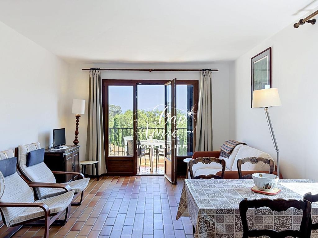 Mazet T2 avec balcon 4 pers résidence Hubac Bleu à Cavalière - 3