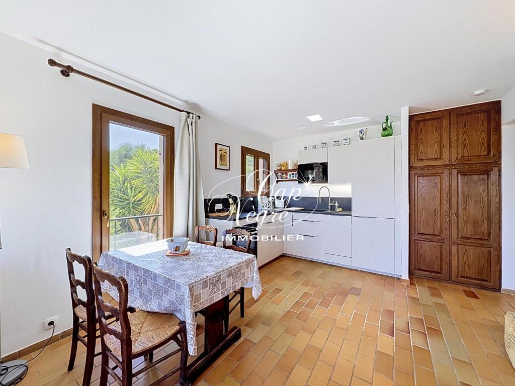 Mazet T2 avec balcon 4 pers résidence Hubac Bleu à Cavalière - 5