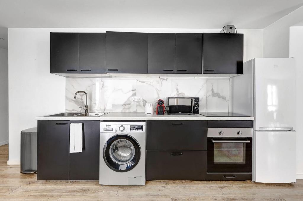 Home 4-Bedroom by Buttes Chaumont - 12 Guests - 4