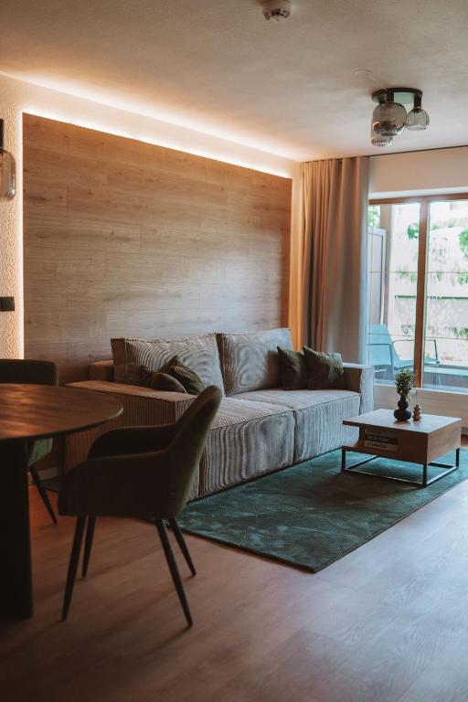 ALPEN STUDIO - moderne Ferienwohnung mit Bergblick & Südterrasse in Bad Hindelang - 1