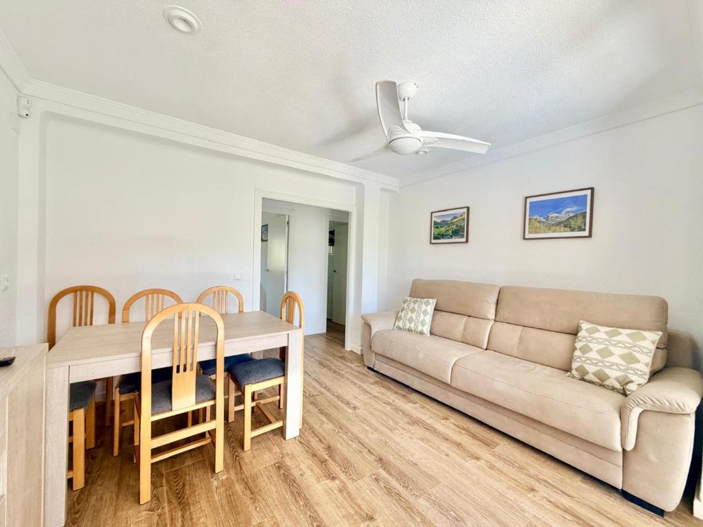 New Town Levante Beach Apartment - 4