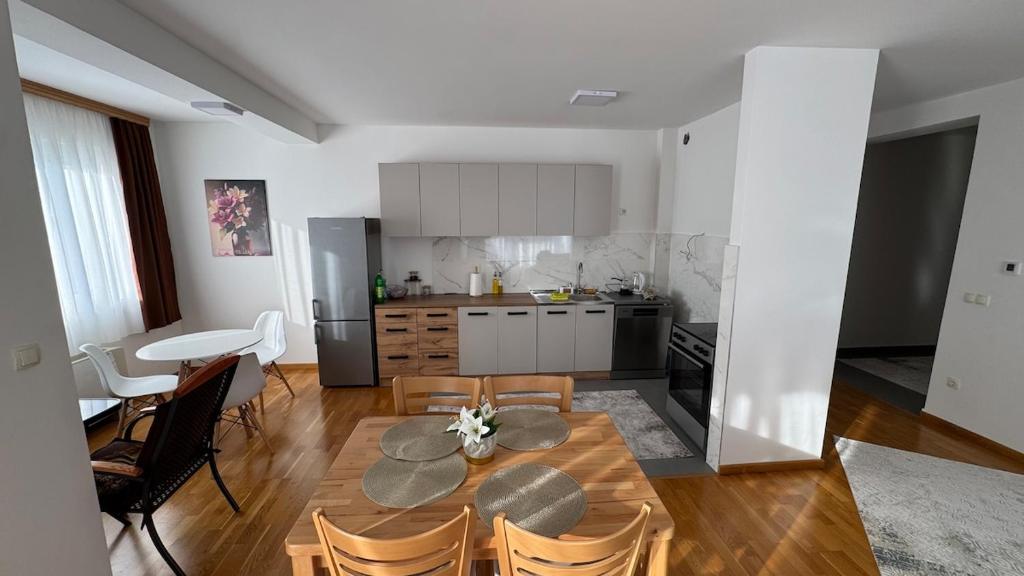 Large & Comfortable place4you Sarajevo apartment - 2