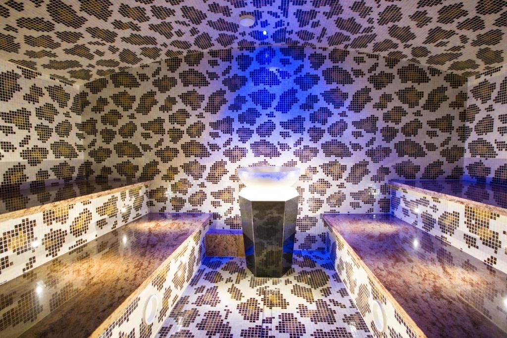 Steamroom