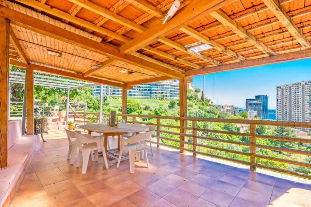Villa Beausoleil parking - panoramic view - 2