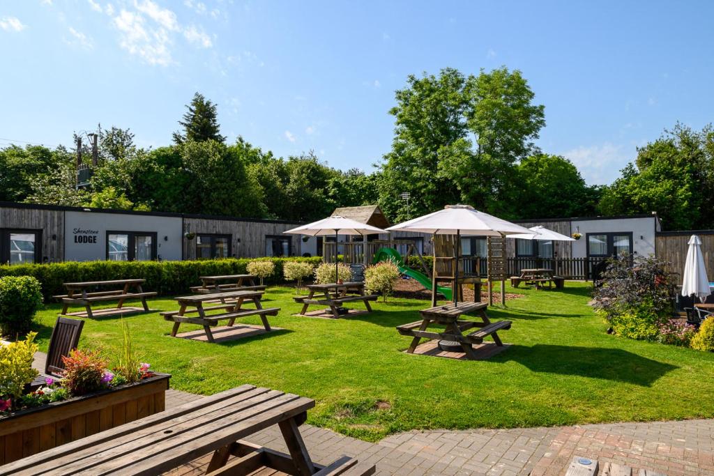 Shenstone Lodge, Kidderminster - pet-friendly stay